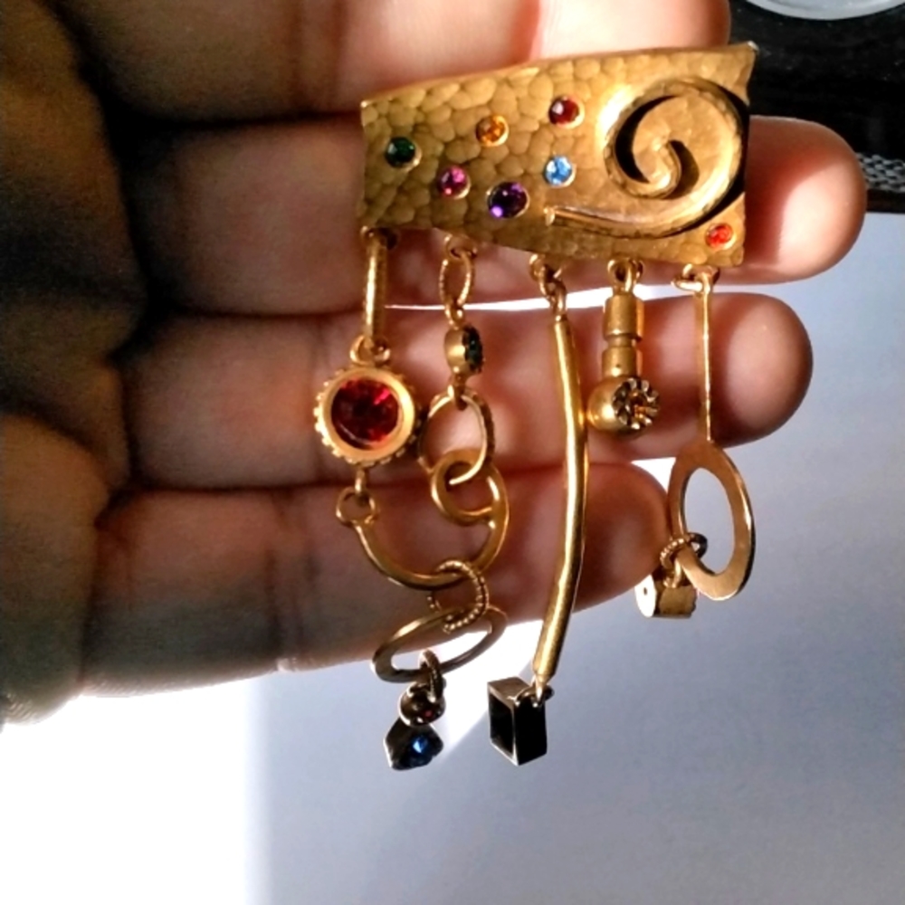 PATRICIA LOCKE | GOLDTONE & MULTI-COLORED CRYSTALS BROOCH